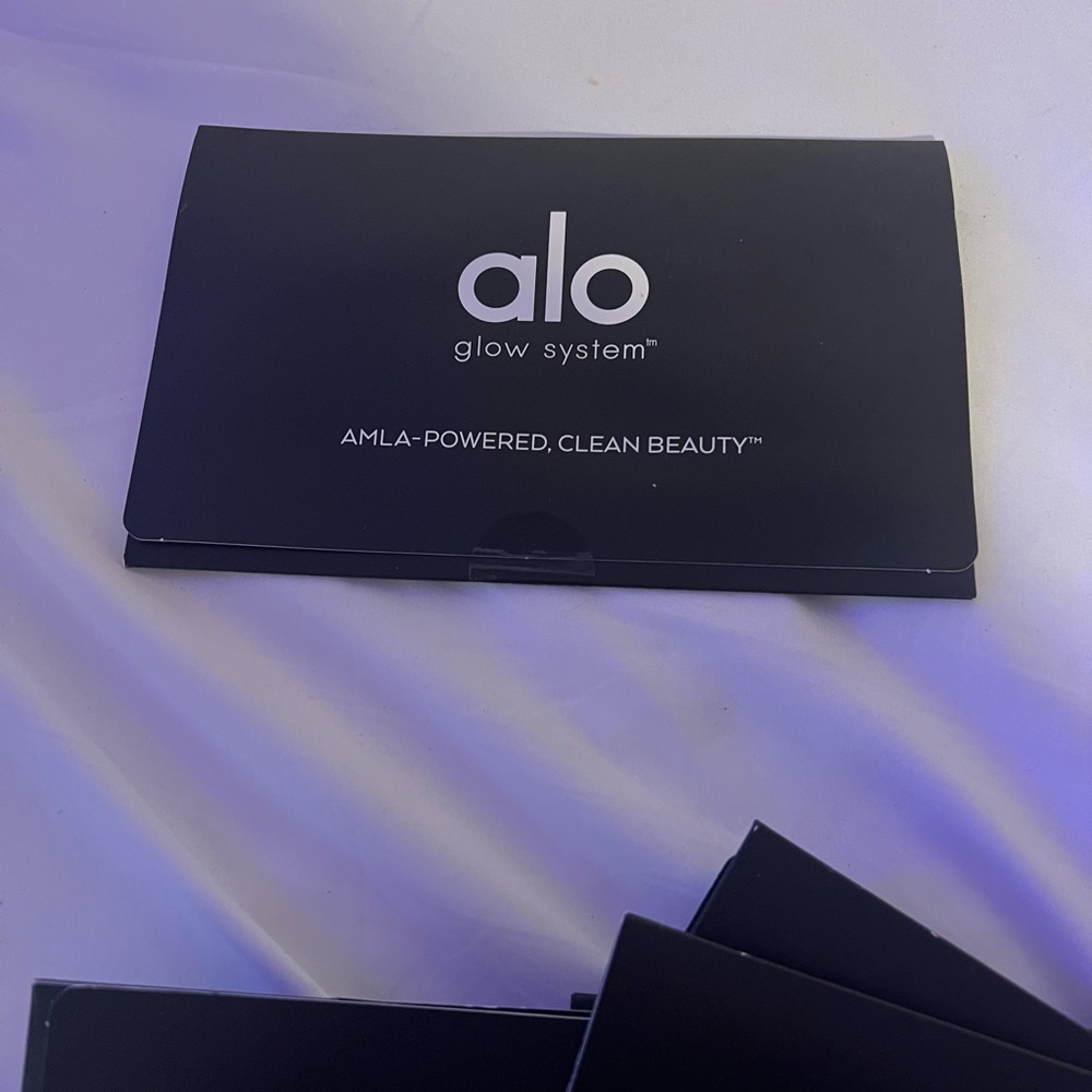 Alo Glow System Skincare Set